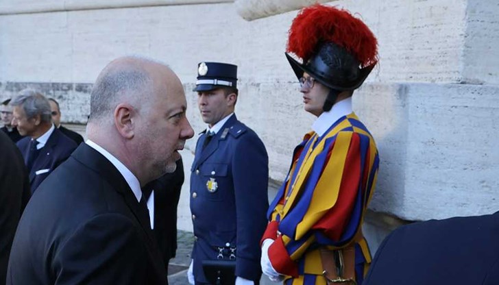 Българска делегация присъства на последното сбогуване с папа Франциск Българска делегация присъства на последното сбогуване с папа Франциск