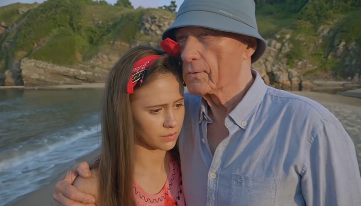 Актрисата изрази дълбоката си скръб и почит към своя учител в трогателен пост в социалните мрежи Актрисата изрази дълбоката си скръб и почит към своя учител в трогателен пост в социалните мрежи