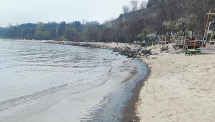 Източникът на замърсяването край морската столица остава неизвестен Източникът на замърсяването край морската столица остава неизвестен