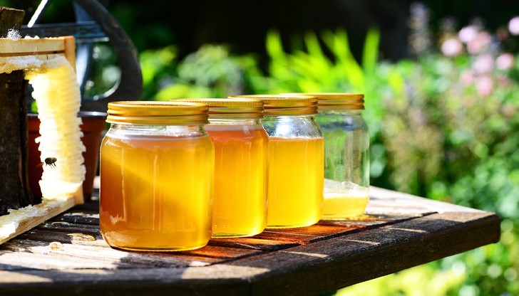 Слуховете за ограничаване на онлайн търговията с пчелен мед се оказаха неверни Слуховете за ограничаване на онлайн търговията с пчелен мед се оказаха неверни
