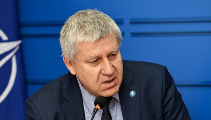 Полковник Цуров: Базата ще се превърне в наземен самолетоносач Полковник Цуров: Базата ще се превърне в наземен самолетоносач