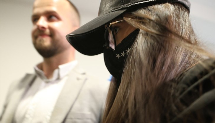 Тя е обвинена в помощ към Георги Семерджиев да избегне полицията след инцидента с две жертви Тя е обвинена в помощ към Георги Семерджиев да избегне полицията след инцидента с две жертви