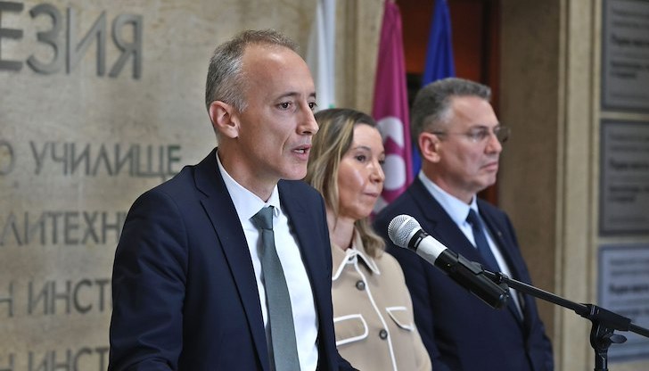 Красимир Вълчев: За икономиката ни са нужни повече кандидат-студенти с математика и природни науки Красимир Вълчев: За икономиката ни са нужни повече кандидат-студенти с математика и природни науки