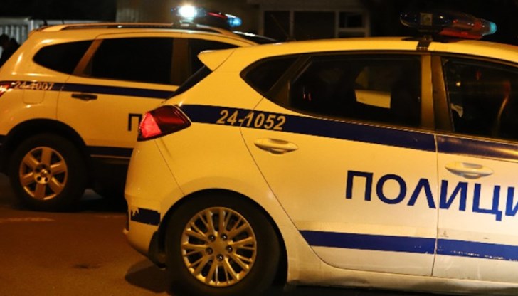 Младежът е обиколил квартал "Здравец" преследван от четири патрулки, преди да бъде заловен Младежът е обиколил квартал "Здравец" преследван от четири патрулки, преди да бъде заловен