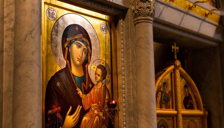 Според преданието Божията майка е спасила Константинопол Според преданието Божията майка е спасила Константинопол
