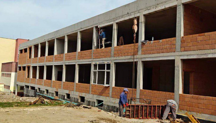 Обновяват се училища, социални центрове и жилищни блокове Обновяват се училища, социални центрове и жилищни блокове