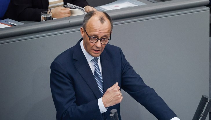 Бъдещият германски канцлер обеща рестриктивна миграционна политика и промяна в икономическия курс на страната Бъдещият германски канцлер обеща рестриктивна миграционна политика и промяна в икономическия курс на страната