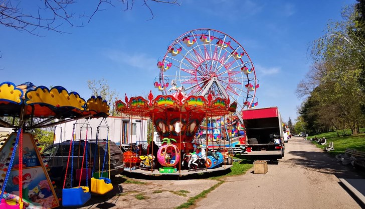 Гражданите настояват за изнасяне на атракциона извън централната част на Русе Гражданите настояват за изнасяне на атракциона извън централната част на Русе