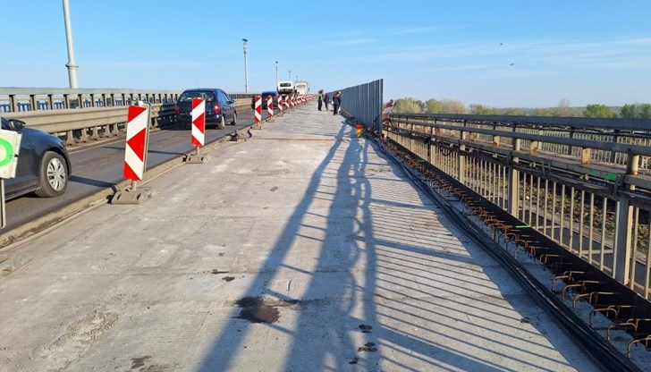 Шофьорите трябва да се съобразят с пропускателния режим при пътуване между България и Румъния Шофьорите трябва да се съобразят с пропускателния режим при пътуване между България и Румъния