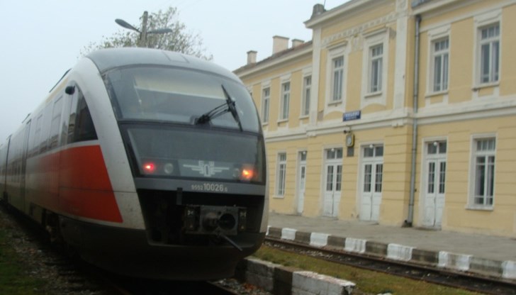 Композицията Кюстендил-Гюешево изминава 34-километровото разстояние за 1 час и 10 минути Композицията Кюстендил-Гюешево изминава 34-километровото разстояние за 1 час и 10 минути