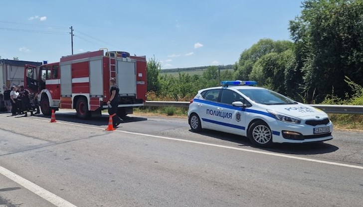 Километрични колони от автомобили се образуваха на пътя към Предела, шофьорите чакат с часове Километрични колони от автомобили се образуваха на пътя към Предела, шофьорите чакат с часове