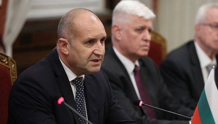 Президентът похвали българската отбранителна индустрия пред Антонио Коща Президентът похвали българската отбранителна индустрия пред Антонио Коща