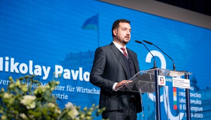 Николай Павлов: Превалутирането трябва да е според официалния фиксиран курс Николай Павлов: Превалутирането трябва да е според официалния фиксиран курс