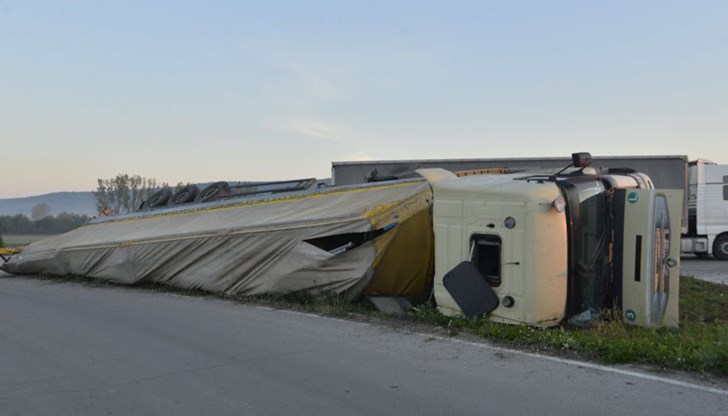 Шофьорите към Варна трябва да използват обходен маршрут Шофьорите към Варна трябва да използват обходен маршрут