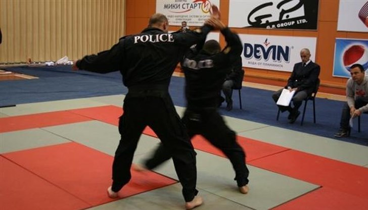 Над 100 полицаи ще покажат майсторство в карате и полицейска защита Над 100 полицаи ще покажат майсторство в карате и полицейска защита