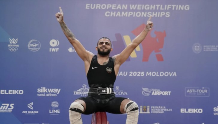 Златният медалист от Молдова потегли с кола към родината си Златният медалист от Молдова потегли с кола към родината си