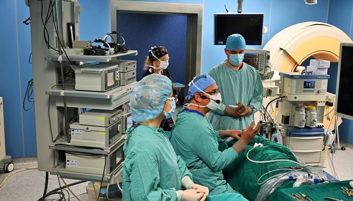 Пациентката с двустранни подутини в очната област и двойно виждане се възстановява успешно след прецизна ендоскопска интервенция Пациентката с двустранни подутини в очната област и двойно виждане се възстановява успешно след прецизна ендоскопска интервенция