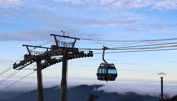 Един човек е тежко ранен, а друг е в неизвестност след инцидента на Монте Файто, съобщават местните власти Един човек е тежко ранен, а друг е в неизвестност след инцидента на Монте Файто, съобщават местните власти