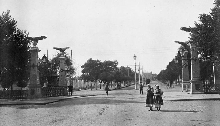 Археолози разкриват съкровища под един от символите на София Археолози разкриват съкровища под един от символите на София