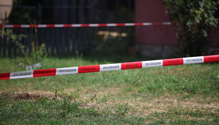 Полиция, пожарна и екипи на Спешна помощ работят на мястото Полиция, пожарна и екипи на Спешна помощ работят на мястото