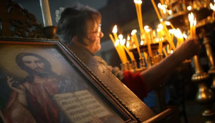 След дългите пости и смирение, вярващите празнуват триумфа на духа над плътта След дългите пости и смирение, вярващите празнуват триумфа на духа над плътта