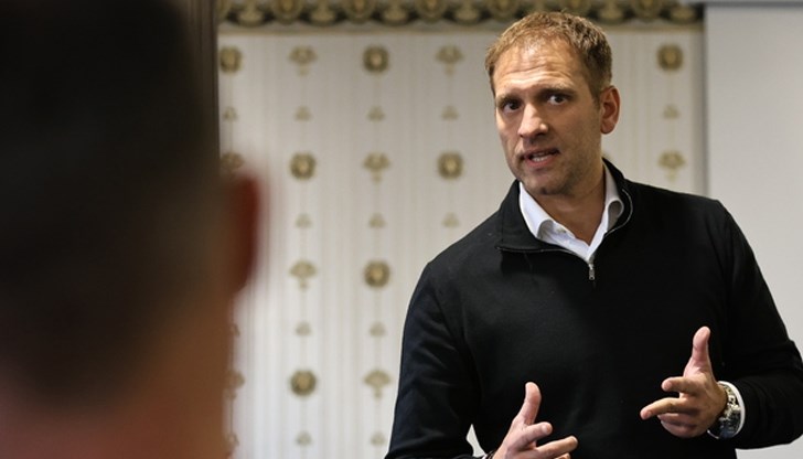 22-годишният Стилиян Петров-младши се включва в изборите с партията на Найджъл Фарадж 22-годишният Стилиян Петров-младши се включва в изборите с партията на Найджъл Фарадж