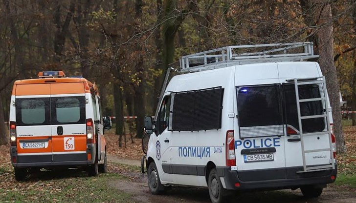 Нападателите са повалили жертвата и детето на земята, за да отнемат чанта с пари Нападателите са повалили жертвата и детето на земята, за да отнемат чанта с пари