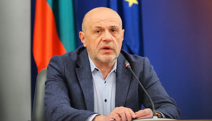 Вицепремиерът Дончев: Отпадат инвестиции за над 1 милиард лева, но се създават нови на стойност 485 милиона Вицепремиерът Дончев: Отпадат инвестиции за над 1 милиард лева, но се създават нови на стойност 485 милиона