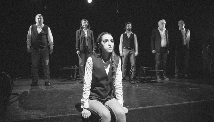 Спектакълът на ДТ "Сава Огнянов" ще представи Русе във форум "Друмеви театрални празници" през май Спектакълът на ДТ "Сава Огнянов" ще представи Русе във форум "Друмеви театрални празници" през май