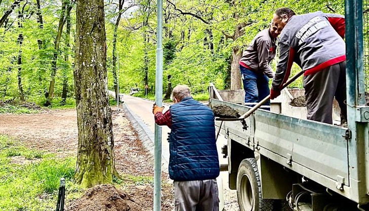 Нови паркоместа, осветление и 4 милиона за младежки център обяви Община Русе Нови паркоместа, осветление и 4 милиона за младежки център обяви Община Русе