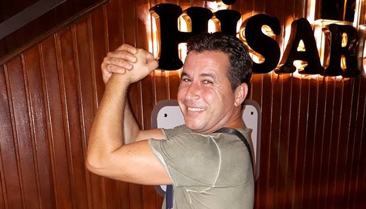 Според очевидец народният певец е шофирал мъртво пиян Според очевидец народният певец е шофирал мъртво пиян