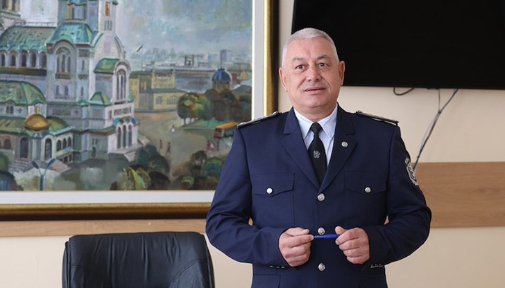 Полицаи в цивилни коли ще дебнат за нарушители Полицаи в цивилни коли ще дебнат за нарушители