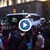 Протестиращи блокираха "Триъгълника на властта" и обградиха полицейски автобус Протестиращи блокираха "Триъгълника на властта" и обградиха полицейски автобус