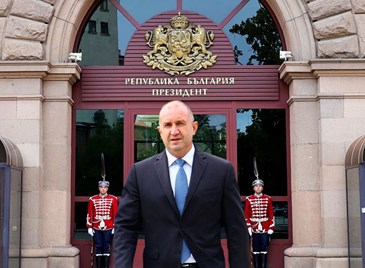 Румен Радев приключва консултациите за кабинет с „Величие“ Румен Радев приключва консултациите за кабинет с „Величие“