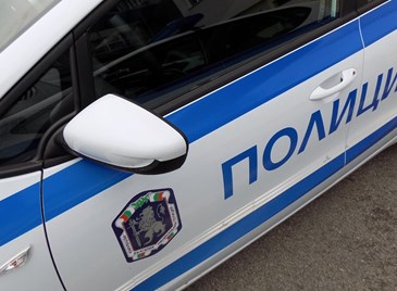 Полицията в Русе разследва кражба от кола на булевард „България“ Полицията в Русе разследва кражба от кола на булевард „България“