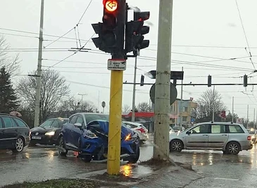 Катастрофа затрудни трафика по булевард "Христо Ботев" Катастрофа затрудни трафика по булевард "Христо Ботев"