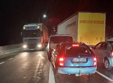 Километрични опашки блокираха Дунав мост Километрични опашки блокираха Дунав мост