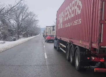 Ограничиха движението по пътя Русе - Бяла край Борово Ограничиха движението по пътя Русе - Бяла край Борово