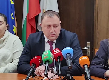 Никола Лазаров: Химикалите за снегопочистване отвориха дупките по улиците в Русе Никола Лазаров: Химикалите за снегопочистване отвориха дупките по улиците в Русе