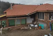 Дарители възстановиха изгорелия дом на семейство от община Две могили Дарители възстановиха изгорелия дом на семейство от община Две могили