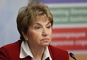 Меглена Плугчиева: Опасен кабинет управлява по време на война Меглена Плугчиева: Опасен кабинет управлява по време на война