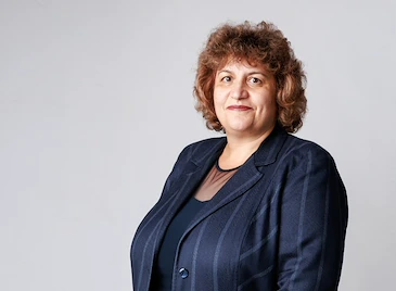 Партиен чадър пази Росица Георгиева от уволнение в Русе Партиен чадър пази Росица Георгиева от уволнение в Русе