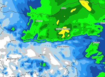 Циклон "изсипва" 50 литра дъжд на квадратен метър в Русенско Циклон "изсипва" 50 литра дъжд на квадратен метър в Русенско