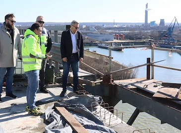 Спешен ремонт спира движението по "Дунав мост" Спешен ремонт спира движението по "Дунав мост"