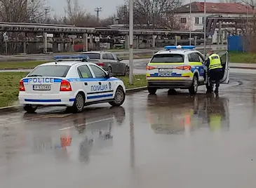 BMW катастрофира след гонка с полицията в Русе BMW катастрофира след гонка с полицията в Русе