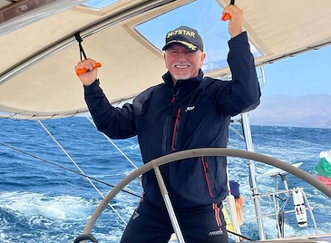 Николай Събев търси "водач в общуването на Еконт" Николай Събев търси "водач в общуването на Еконт"