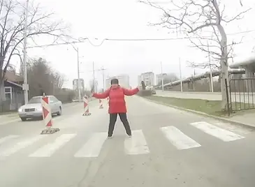 Русенка блокира движението на булевард "Тутракан" Русенка блокира движението на булевард "Тутракан"