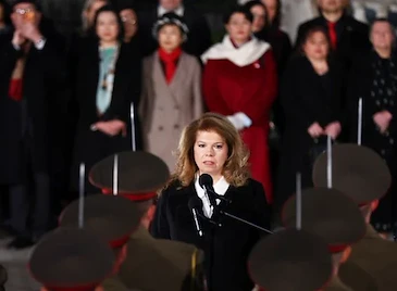 Илияна Йотова прие тържествената заря-проверка в София Илияна Йотова прие тържествената заря-проверка в София