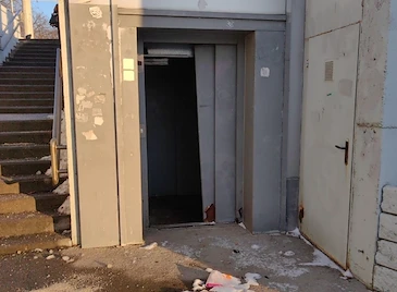 Забавиха пускането на асансьорите до "Арена Русе" Забавиха пускането на асансьорите до "Арена Русе"