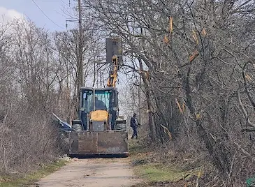 Русенец разчисти за собствена сметка път в местността "Люляка" Русенец разчисти за собствена сметка път в местността "Люляка"